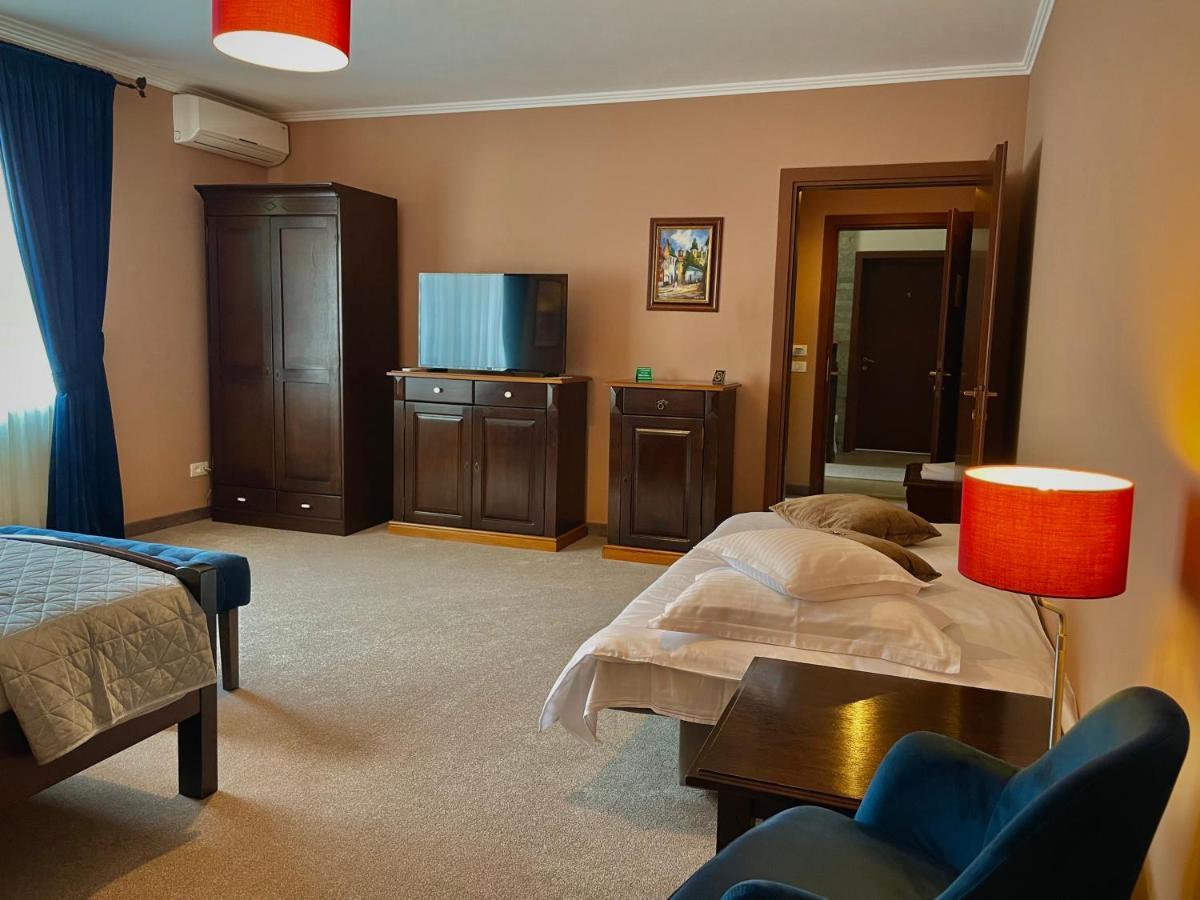 Pensiunea Marylou Alba Iulia Exterior foto